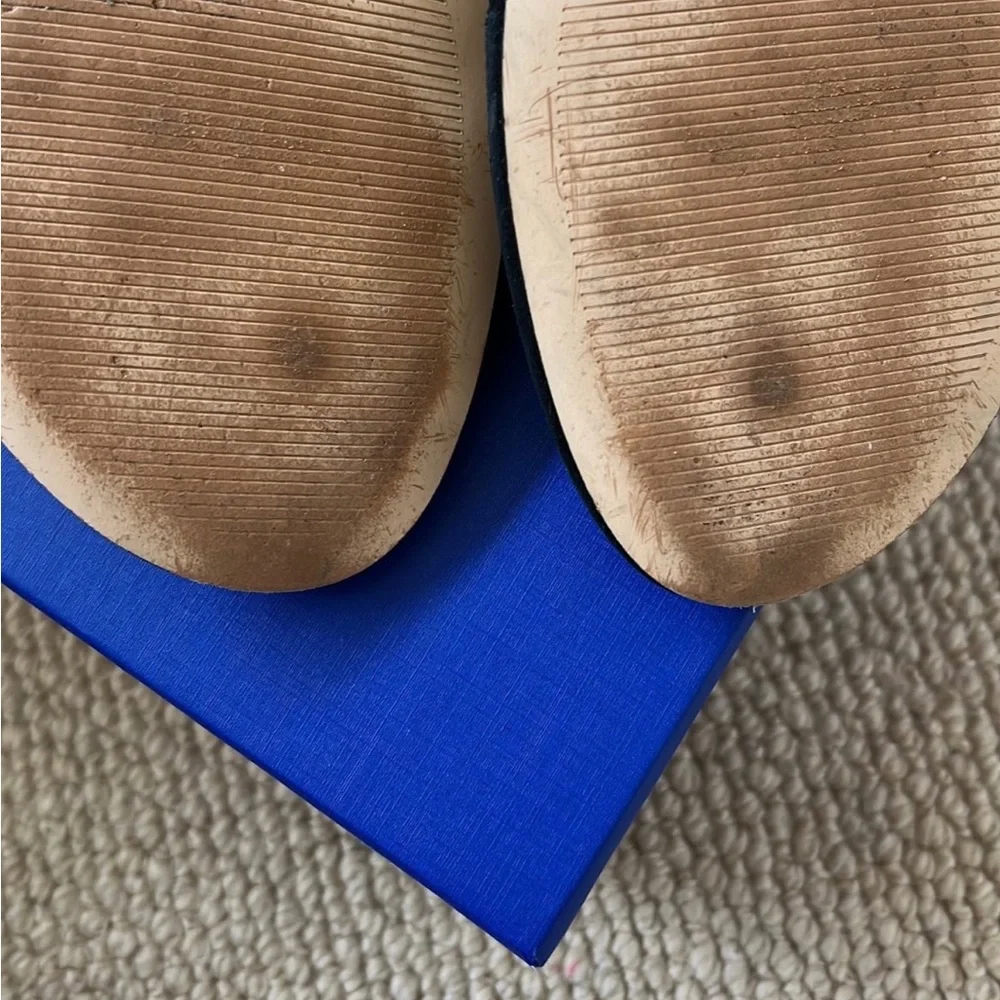 Stuart Weitzman - Picture 3 of 4